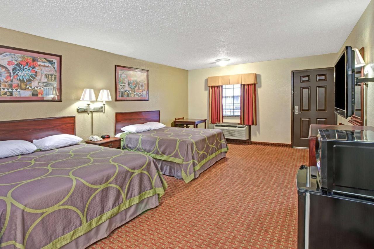 Super 8 By Wyndham Shawnee Hotell Eksteriør bilde