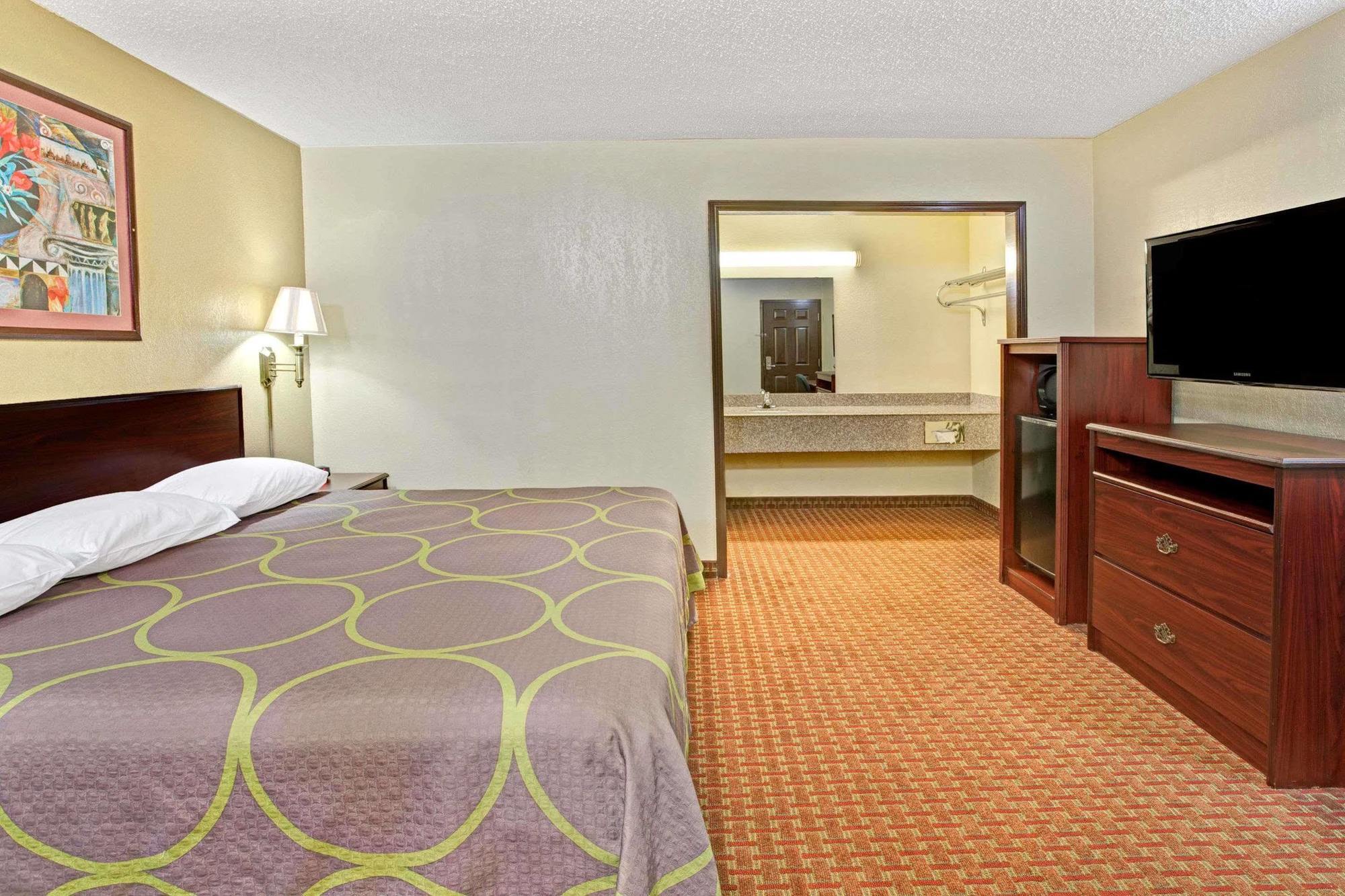 Super 8 By Wyndham Shawnee Hotell Eksteriør bilde